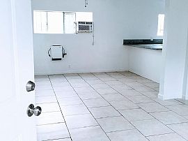 Charming 2 Bedroom 1 Bath Home For Rent in Los Angeles, CA (Photo 2 of 5)