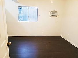 Charming 2 Bedroom 1 Bath Home For Rent in Los Angeles, CA (Photo 4 of 5)