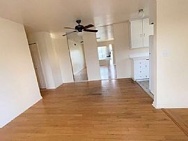  Beautiful 2 Bedroom 1 Bath Home For Rent  in San Diego, CA (Photo 2 of 6)