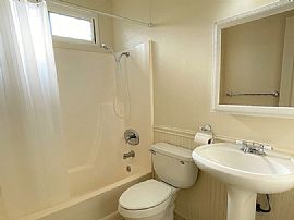  Beautiful 2 Bedroom 1 Bath Home For Rent  in San Diego, CA (Photo 6 of 6)