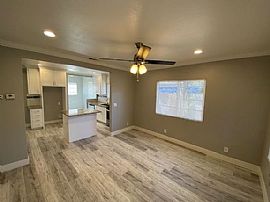 Beautiful 3 Bedroom 1 Bath Home For Rent in Sacramento, CA (Photo 2 of 5)