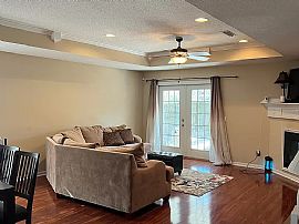 221 Primrose Dr, Dothan, Al 36303 in Dothan, AL (Photo 4 of 12)