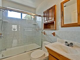 Beautiful and Spacious 3 Bedroom 1 Bath Home For Rent  in San Jose, CA (Photo 4 of 5)