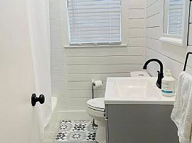 610 Warwick Rd, Birmingham, Al 35209 in Birmingham, AL (Photo 5 of 7)