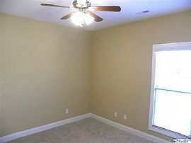 33 Atherton Cir Sw, Huntsville, Al 35824 in Huntsville, AL (Photo 4 of 12)