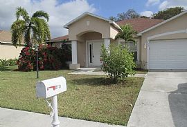 2720 Soaring Hawk Dr, Fort Myers, Fl 33905 in Fort Myers, FL