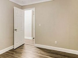 2558 12th Ave S, Saint Petersburg, Fl 33712 in Saint Petersburg, FL (Photo 11 of 12)