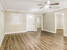 2558 12th Ave S, Saint Petersburg, Fl 33712 in Saint Petersburg, FL (Photo 8 of 12)