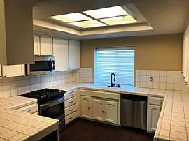 Beautiful 4 Bedroom 2 Bath Home For Rent in Fresno, CA (Photo 2 of 6)