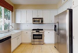 Beautiful 3 Bedroom 2 Bath Home For Rent  in Tustin, CA (Photo 3 of 7)