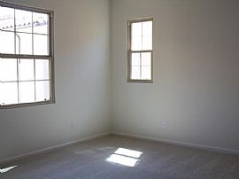 Amazing 3 Bedroom 2.5 Home Available For Rent in Irvine, CA (Photo 4 of 6)