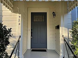 924 Shades Rd, Homewood, Al 35209 in Homewood, AL (Photo 3 of 5)