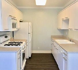 Beautiful 2 Bedroom 2 Bath Home For Rent  in Long Beach, CA