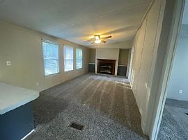 4921 Old Augusta Rd, Greenville, Sc 29605 . Lovely House in Greenville, SC (Photo 6 of 11)