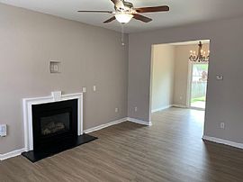 238 Dartmoor Dr, Spartanburg, Sc 29301 . Unique House For Rent in Spartanburg, SC (Photo 3 of 12)