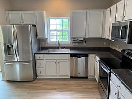 238 Dartmoor Dr, Spartanburg, Sc 29301 . Unique House For Rent in Spartanburg, SC (Photo 4 of 12)