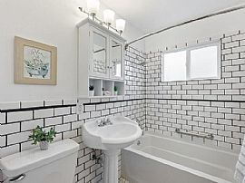  Beautiful 3 Bedroom 2 Bath Home For Rent in Belmont, CA (Photo 6 of 6)