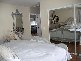 Beautiful 2 Bedroom 2 Bath Home For Rent  in Woodland Hills, CA (Photo 5 of 5)