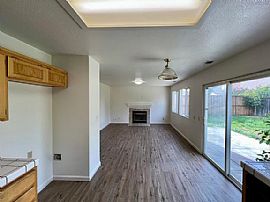 Beautiful 4 Bedroom 2 Bath Home For Rent  in Stockton, CA (Photo 3 of 6)