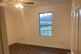 1095 Lockmiller Rd, Estill Springs, Tn 37330 : Nice Home in Estill Springs, TN (Photo 7 of 12)