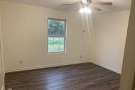 1095 Lockmiller Rd, Estill Springs, Tn 37330 : Nice Home in Estill Springs, TN (Photo 9 of 12)