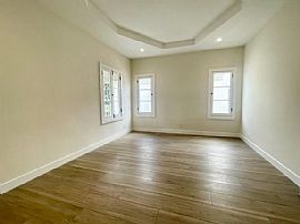 Beautiful 3 Bedroom 2 Bath Home For Rent  in Beverly Hills, CA (Photo 3 of 7)