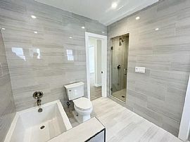 Beautiful 3 Bedroom 2 Bath Home For Rent  in Beverly Hills, CA (Photo 6 of 7)