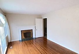 1000 Longwood Dr Se, Huntsville, Al 35801 in Huntsville, AL (Photo 2 of 12)