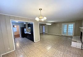 1000 Longwood Dr Se, Huntsville, Al 35801 in Huntsville, AL (Photo 4 of 12)