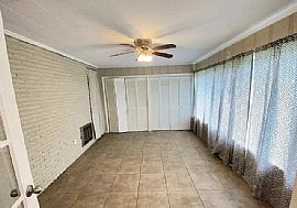 1000 Longwood Dr Se, Huntsville, Al 35801 in Huntsville, AL (Photo 7 of 12)