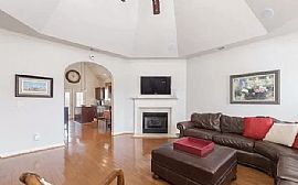 2301 Abbeyglen Ln, Hoover, Al 35226 in Hoover, AL (Photo 2 of 12)