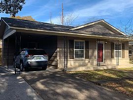 2012 College St Se, Decatur, Al 35601 in Decatur, AL (Photo 2 of 12)