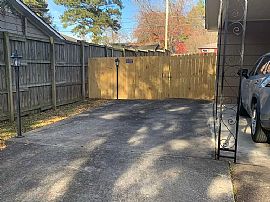 2012 College St Se, Decatur, Al 35601 in Decatur, AL (Photo 3 of 12)