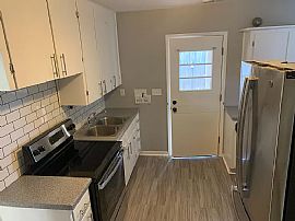 2012 College St Se, Decatur, Al 35601 in Decatur, AL (Photo 5 of 12)