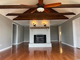 6209 Dalewood Ln, Guntersville, Al  in Guntersville, AL (Photo 3 of 6)