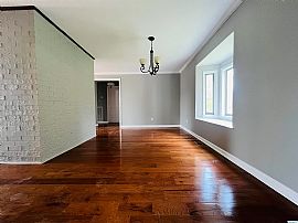 6209 Dalewood Ln, Guntersville, Al  in Guntersville, AL (Photo 5 of 6)