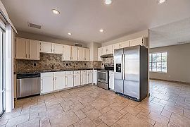 7138 W Sierra St, Peoria, Az 85345 in Peoria, AZ (Photo 2 of 9)