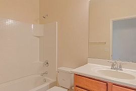 5811 N 72nd Dr, Glendale, Az 85303 in Glendale, AZ (Photo 4 of 9)