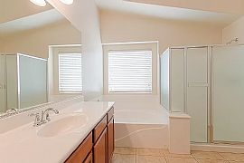 5811 N 72nd Dr, Glendale, Az 85303 in Glendale, AZ (Photo 6 of 9)