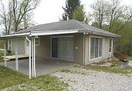 3916 Williamstown Pike, Williamstown, Wv 26187 in Williamstown, WV