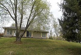 3916 Williamstown Pike, Williamstown, Wv 26187 in Williamstown, WV (Photo 2 of 12)