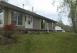 3916 Williamstown Pike, Williamstown, Wv 26187 in Williamstown, WV (Photo 3 of 12)