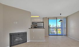 Newly Redesigned 1br Apartment in West Hollywood, CA (Photo 6 of 7)