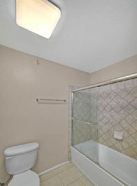 Newly Redesigned 1br Apartment in West Hollywood, CA (Photo 7 of 7)