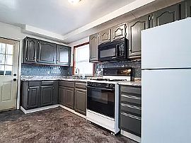 Charming 3 Bedroom Home in Inkster, MI (Photo 2 of 10)