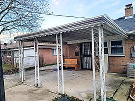 Charming 3 Bedroom Home in Inkster, MI (Photo 9 of 10)