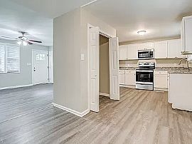 Charming 3 Bedroom Home in Atlanta, GA (Photo 2 of 9)