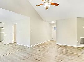  Charming 5 Bedroom Home in Atlanta, GA (Photo 9 of 12)