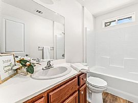 Beautiful 3 Bedroom 2 Bath Home For Rent  in Visalia, CA (Photo 2 of 5)