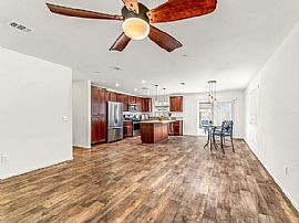 Beautiful 3 Bedroom 2 Bath Home For Rent  in Visalia, CA (Photo 5 of 5)